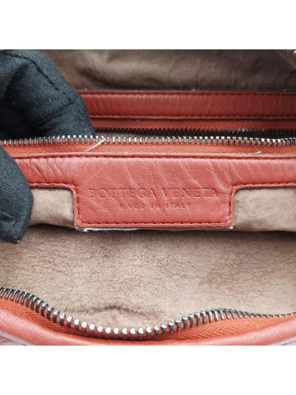 Bottega Veneta Intrecciato Red Lambskin Handbag - Picture 10 of 15